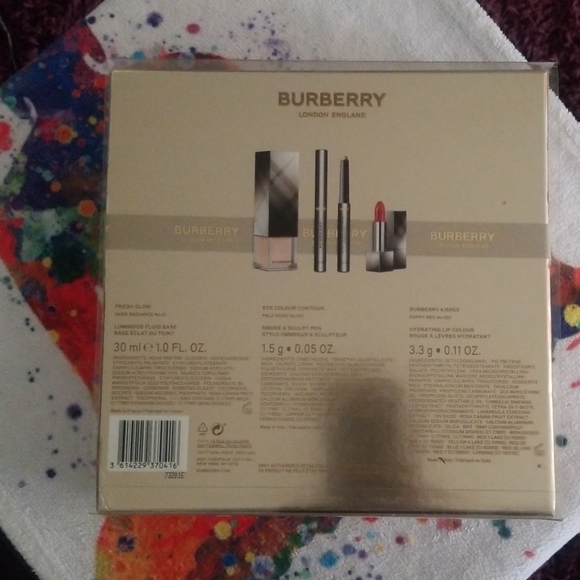 Burberry Beauty Set - Picture 3 of 8